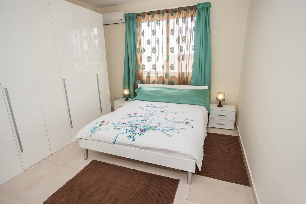 The Waves Apartment Marsaxlokk Room photo